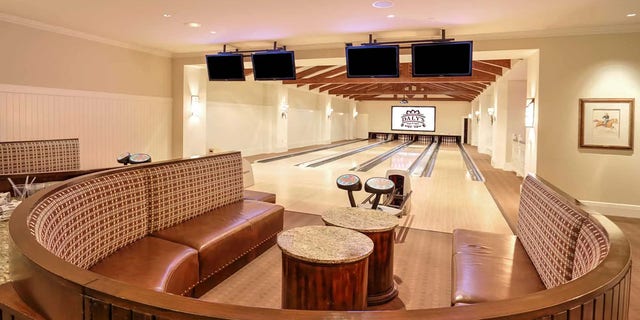 One popular establishment is Daley's Pub & Rec which serves casual fare and has a bowling alley and arcade.