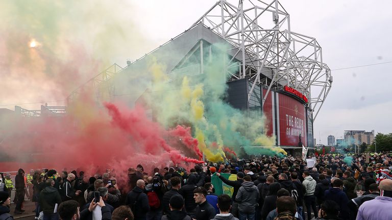 Manchester United v Liverpool - Premier League - Old Trafford
Manchester United fans outside the ground during a protest against the Glazer family, the owners of Manchester United, ahead of their Premier League match against Liverpool at Old Trafford, Manchester. Picture date: Thursday May 13, 2021.
Read less
Picture by: Martin Rickett/PA Wire/PA Images
Date taken: 13-May-2021
Image size: 4494 x 2790
Image ref #: 59752787
